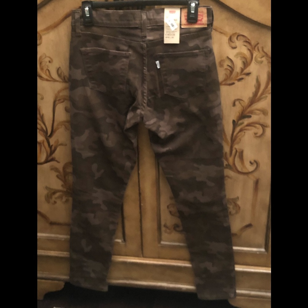 Levi’s 311 Shaping Skinny Camaflouge Jeans